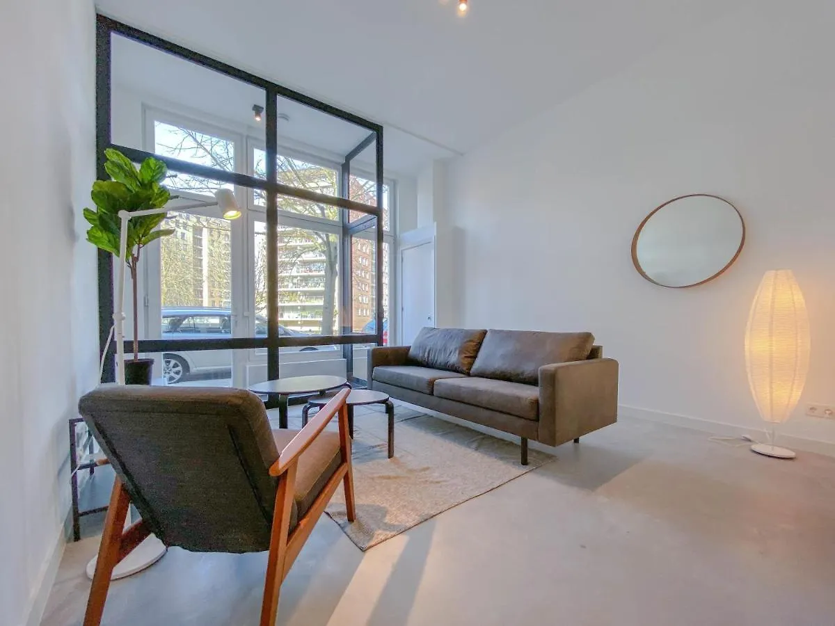 Warm 2 Bedroom Serviced Apartment 59M2 -Lk21- Rotterdam