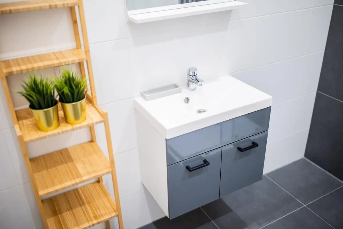 Warm 2 Bedroom Serviced Apartment 59M2 -Lk21- Rotterdam