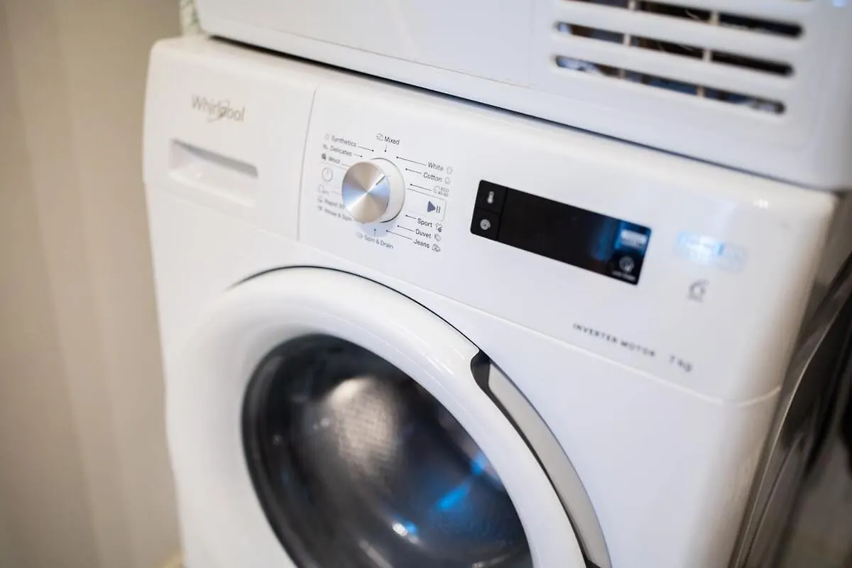 Warm 2 Bedroom Serviced Apartment 59M2 -Lk21- Rotterdam 0*,